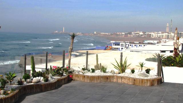 Maroc Casablanca la corniche en bord de mer avec ses plages