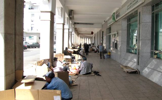 Maroc Rabat alle commerciale vers la gare centrale